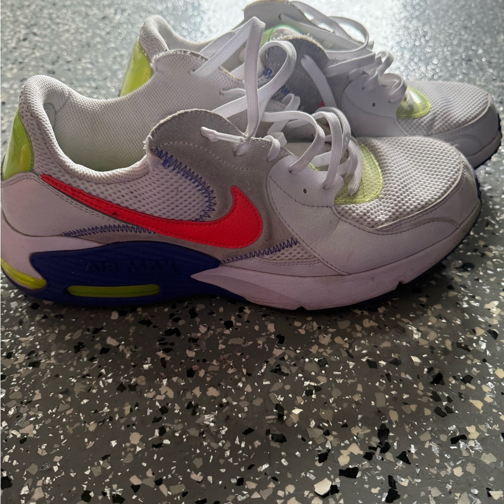 Nike White and Red Sneakers size 12